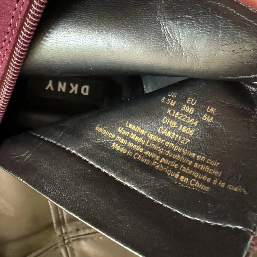 DKNY gorgeous burgundy suede ankle boot size 8.5 M - Picture 13 of 15